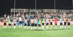 Феновете на Локо Пловдив помагат в освежаването на стадиона