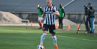 Славия и Локо Пловдив с равенство - грозни сцени белязаха края на мача (видео)