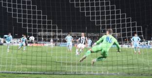 Септември и Локо Пловдив поделиха точките