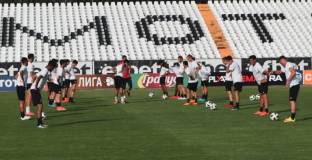 Крушарски извади брадвата - двама си тръгнаха от Локо Пловдив