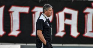 Любо Пенев застрашава лиценза на Локо Пловдив?