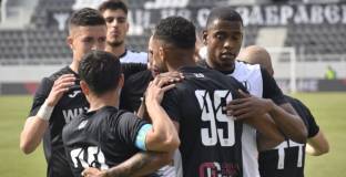 Локо Пловдив е един от отборите, които могат да останат без лиценз