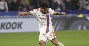  Лион е открит за продажба на Пакета