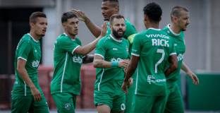 Лудогорец се справи и със Слован 