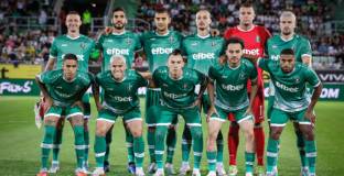 Лудогорец с юбилеен евромач у дома