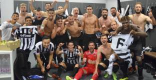 Локо Пловдив отпразнува по шампионски победата над шампионите (видео)