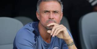 Луис Енрике остава в ПСЖ, няма да поеме Манчестър Юнайтед