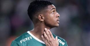 Уест Хем договаря трансфера на Гилерме 