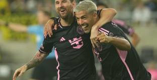 Суарес: Искам да завърша кариерата си с Меси