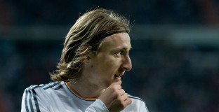 Модрич пропуска първата среща с Барса заради картон от 2014 г. 