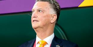 Тони: Ван Гаал свали панталона си пред играчите 