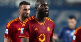 Рома с поражение, Лацио с реми като за финал на Серия А