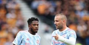   Ман Юнайтед планира да продължи с Шоу и Фред 