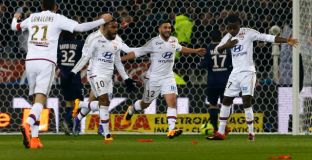 Лион излезе на трето място след победа над Гингам 