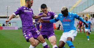 Наполи удари Фиорентина, а Юве е с единия крак извън ШЛ (видео)