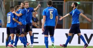 Италия разпердушини Чехия и направи заявка за Европейското първенство