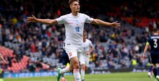 Чехия удари Шотландия, Патрик Шик с феноменален гол (видео)