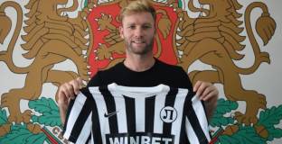 Локо Пловдив подписа с Петрович