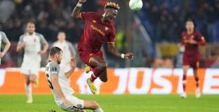 Рома мачка, но остава 2-ри в своята група