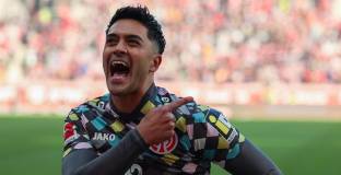 Майнц 05 - Аугсбург 2:0 