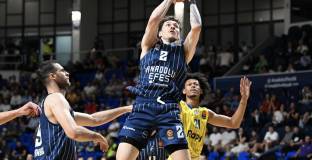 Макаби Тел Авив загуби от Анадолу Ефес