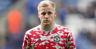  Три клуба съгласуваха наема на Ван де Бек