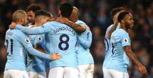 Невил: Сити не е велик, Пеп не е Фърги