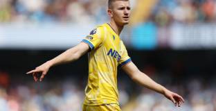 Ман Юнайтед може да плати над 60 милиона паунда за халф