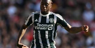  Ман Юнайтед преговаря Уан-Бисака за удължаване на договора