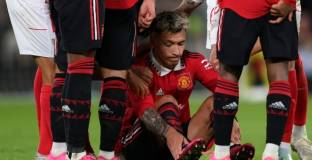 Ман Юнайтед загуби Мартинес до края на сезона