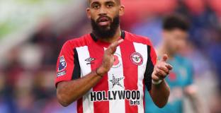 Ман Юнайтед увеличи офертата си за Мбемо