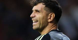 Ман Юнайтед се договори с Емилиано Мартинес