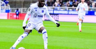 Ман Юнайтед преговаря с нападател на Мали