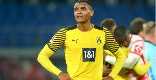 Ман Сити е близо до трансфер на Аканджи