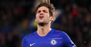 Барселона следи Алонсо и Гай