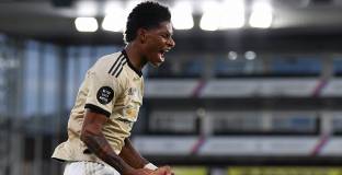 Ман Юнайтед последва Лестър с победа