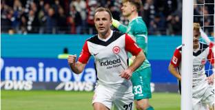 Марио Гьотце остава в Айнтрахт Франкфурт до 2028 година