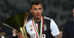 Фиорентина се включи в борбата за Манджукич 