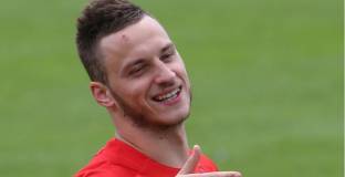  Ман Юнайтед отправи оферта към Болоня за Арнаутович 