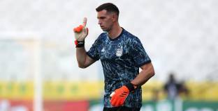 Ман Юнайтед се интересува от Емилиано Мартинес