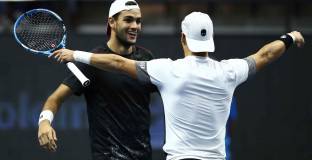 Русия и Италия са на финала в Мелбърн