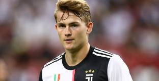 Де Лигт се завърна в общата група на Юве