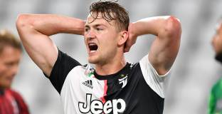 Де Лигт се контузи преди мача със Специя