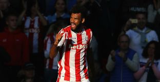 Стоук и Юнайтед си вкараха по два