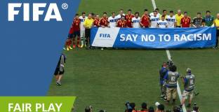 Баща осъди клуб за расизъм спрямо сина му