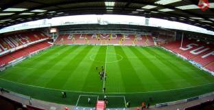 Ман Юнайтед ще победи последния в класирането