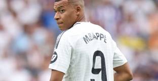Мбапе: ПСЖ играе по-добре без мен? Не е моя работа