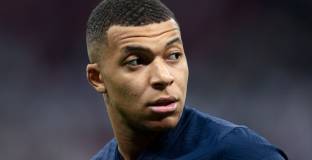 Мбапе коментира скандалното празнуване на Мартинес
