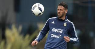 Демикелис прогонил крадци от дома си