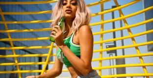 Модел: Намирам се в опасност след  съобщението на Салах